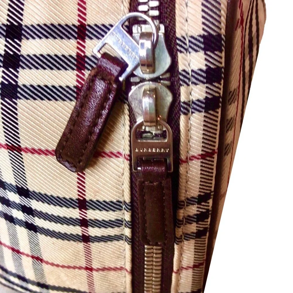 BURBERRY Cream Red Haystack Plaid Toiletry Bag with Iconic Nova Check Pattern